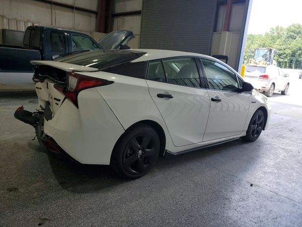 2022 TOYOTA PRIUS