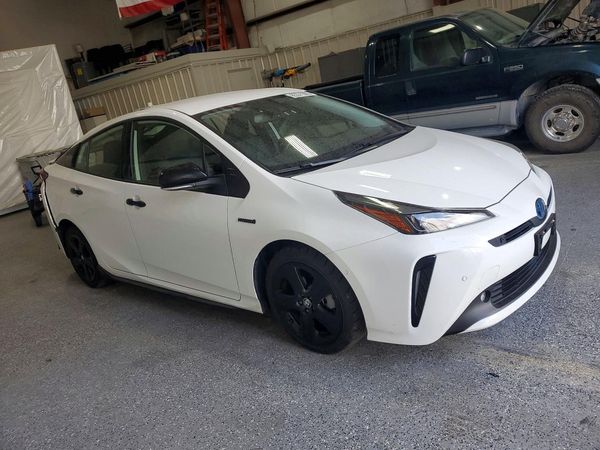 2022 TOYOTA PRIUS