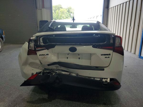 2022 TOYOTA PRIUS