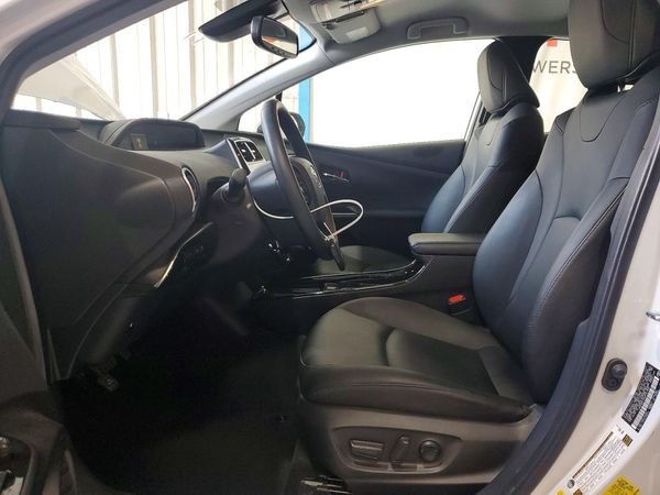 2022 TOYOTA PRIUS