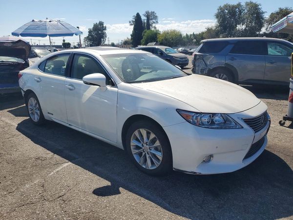 2013 LEXUS ES 300h
