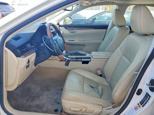 2013 LEXUS ES 300h