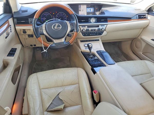 2013 LEXUS ES 300h