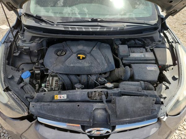 2015 HYUNDAI ELANTRA GLS(Middle)