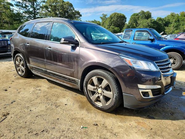 2017 CHEVROLET TRAVERSE 2LT