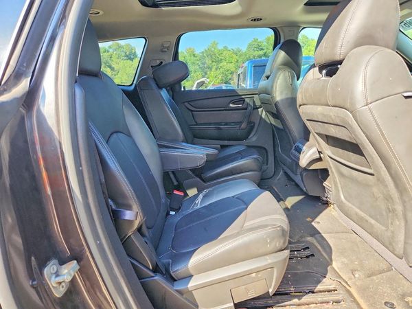 2017 CHEVROLET TRAVERSE 2LT