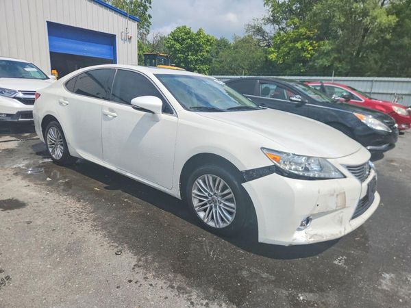 2015 LEXUS ES