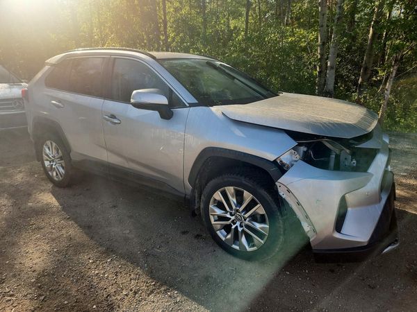 2020 TOYOTA RAV4 Limited HV