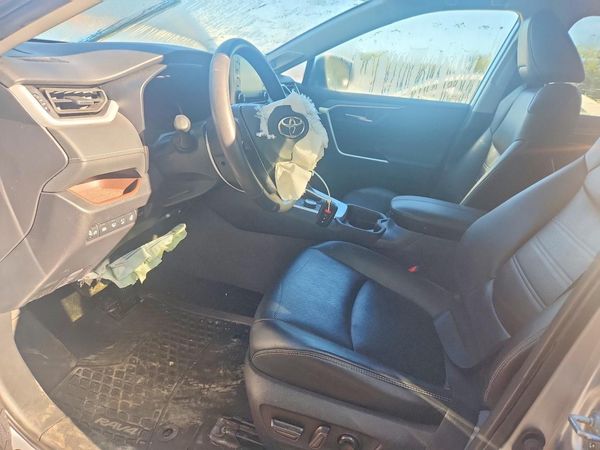 2020 TOYOTA RAV4 Limited HV
