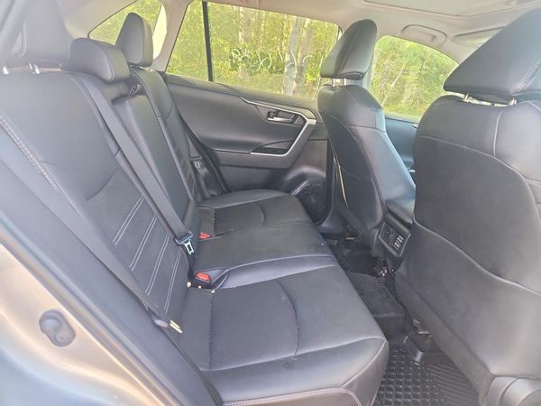2020 TOYOTA RAV4 Limited HV