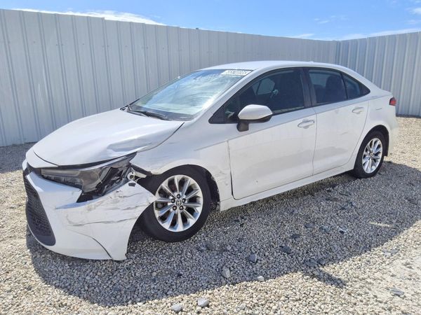 2020 TOYOTA COROLLA LE w/Premium pkg2 — Front 3/4