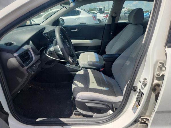 2018 KIA RIO 5-DOOR LX, S