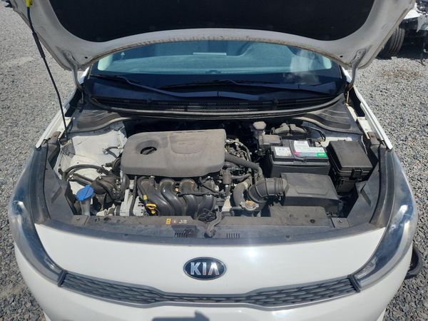 2018 KIA RIO 5-DOOR LX, S