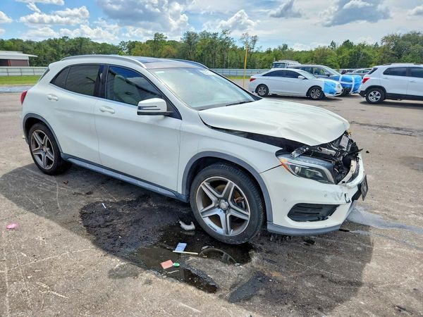 2015 MERCEDES-BENZ GLA