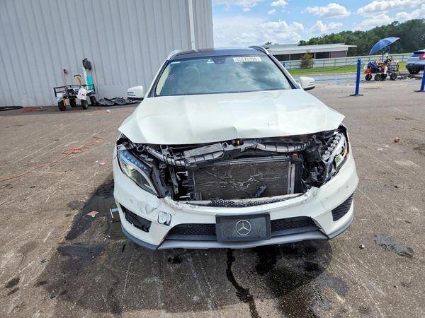 2015 MERCEDES-BENZ GLA