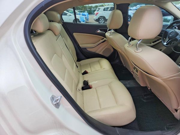 2015 MERCEDES-BENZ GLA