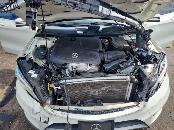 2015 MERCEDES-BENZ GLA