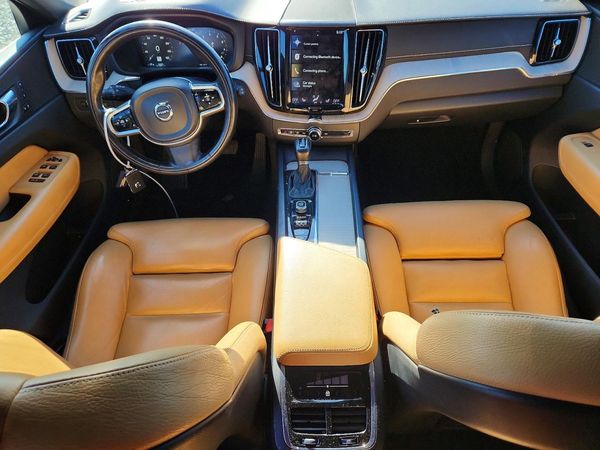 2018 VOLVO XC60
