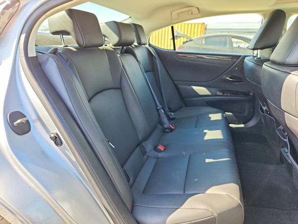 2024 LEXUS ES 350