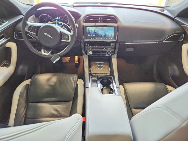 2019 JAGUAR F-PACE S