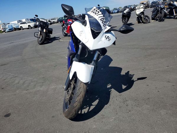 2016 YAMAHA YZFR3