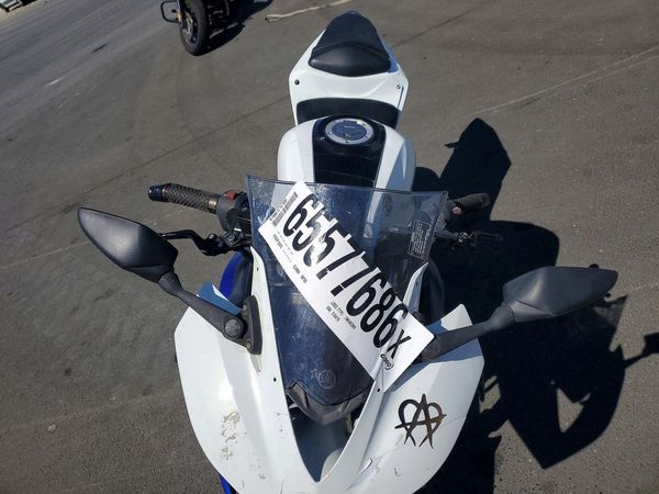 2016 YAMAHA YZFR3
