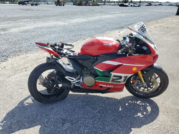 2024 DUCATI PANIGALE