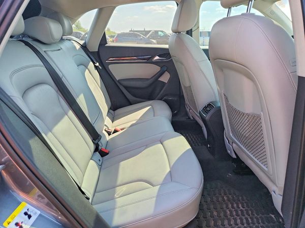 2015 AUDI Q3 quattro Prestige