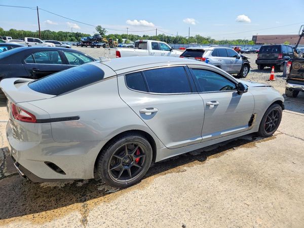 2019 KIA STINGER