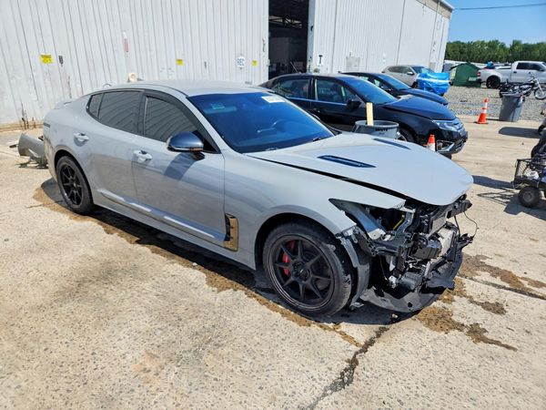 2019 KIA STINGER