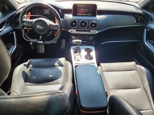 2019 KIA STINGER
