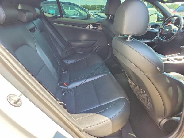 2019 KIA STINGER