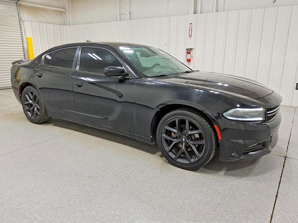 2017 DODGE CHARGER SXT
