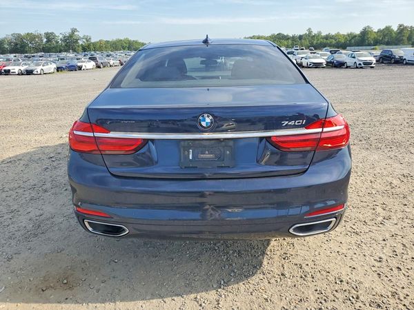 2016 BMW 740