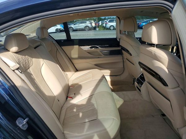 2016 BMW 740