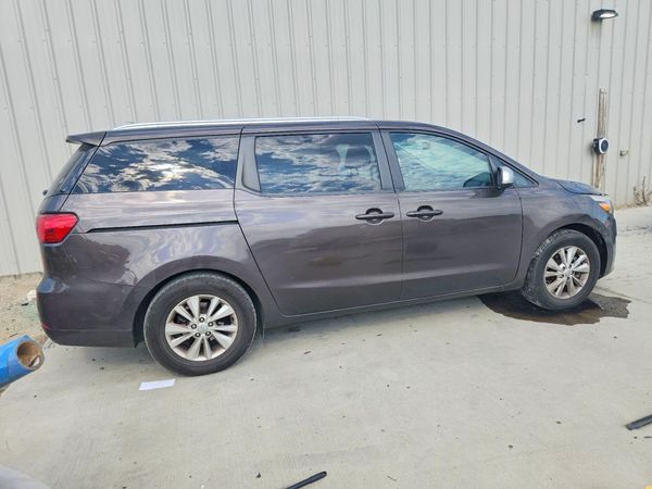 2015 KIA SEDONA GL - Middle-low