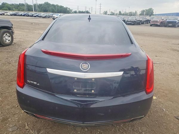 2013 CADILLAC XTS Luxury