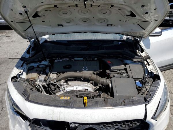 2021 MERCEDES-BENZ GLA-CLASS GLA250 — Engine bay