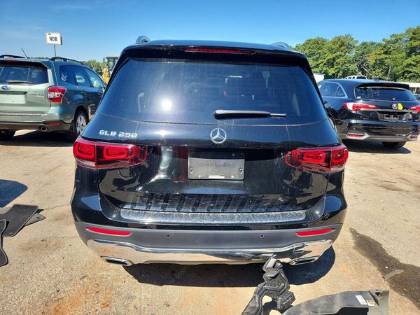 2023 MERCEDES-BENZ GLB