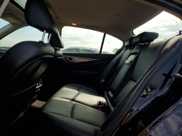 2017 INFINITI Q50