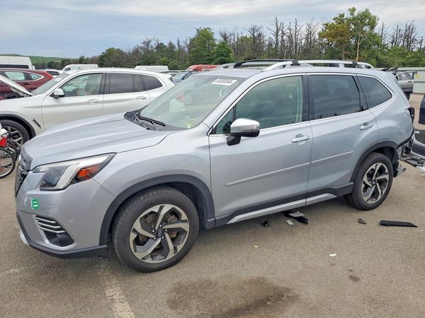 2022 SUBARU FORESTER