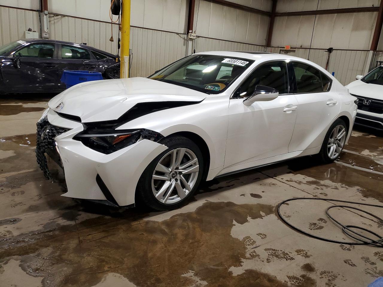 2021 LEXUS IS