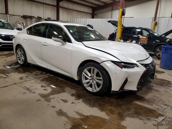 2021 LEXUS IS