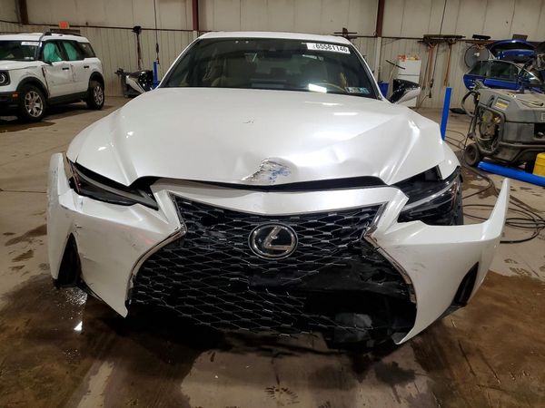 2021 LEXUS IS