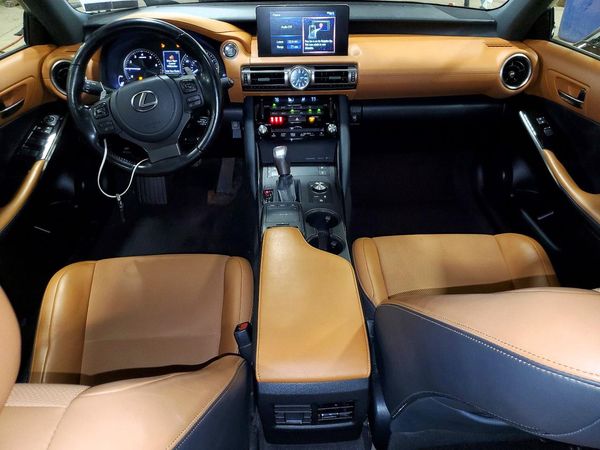2021 LEXUS IS