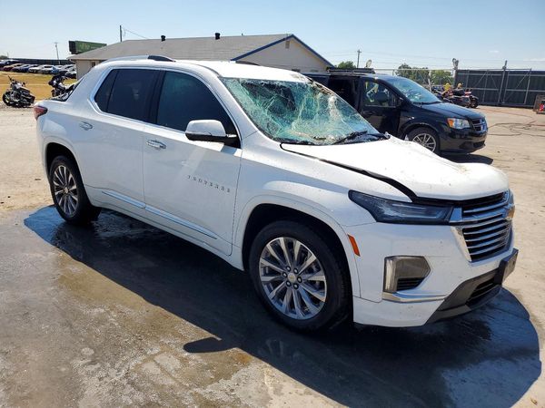 2023 CHEVROLET TRAVERSE Premier — Passenger 3/4