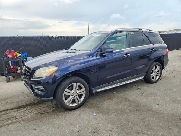 2013 MERCEDES-BENZ M-CLASS ML350 — Front 3/4