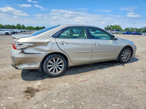 2015 TOYOTA CAMRY