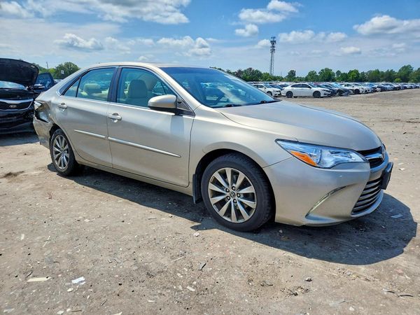 2015 TOYOTA CAMRY