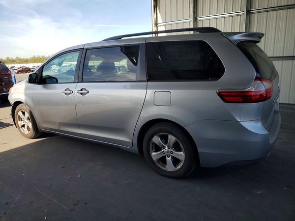 2015 TOYOTA SIENNA